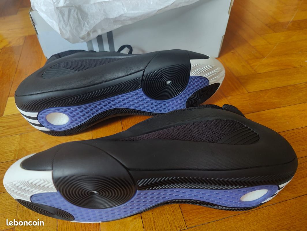 Baskets Adidas James Harden Volume 8 – neuves, jamais portées  édition performance – sneakers homme (image 2)