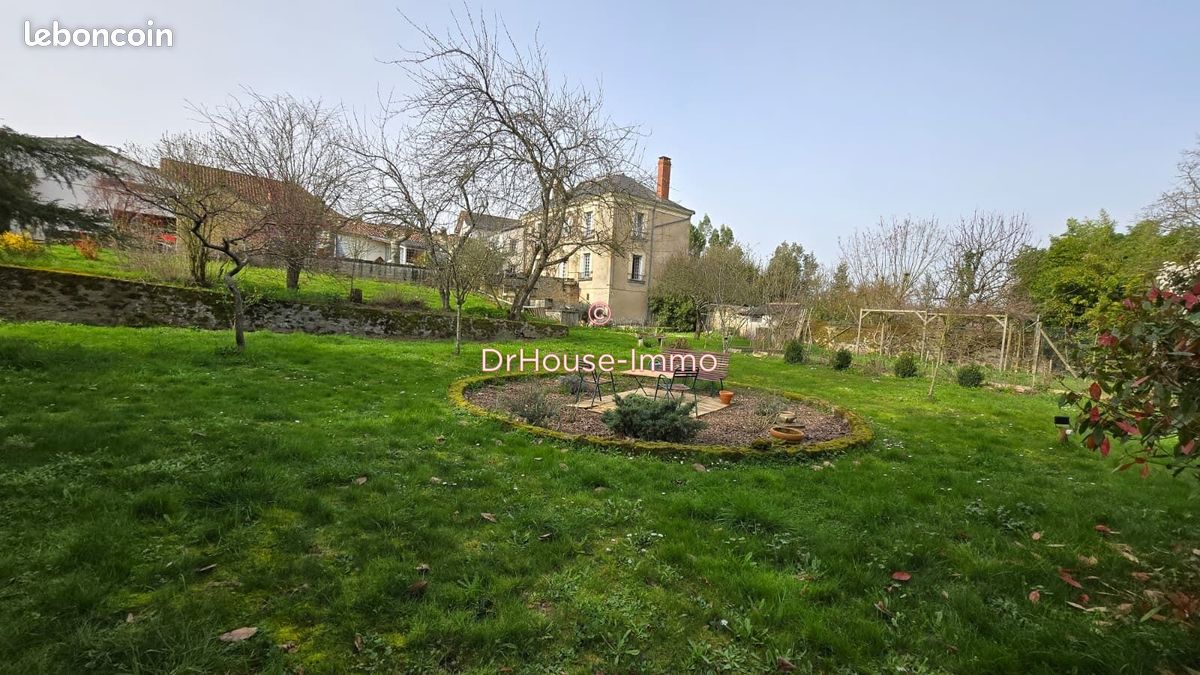 Propriété 8 pièces 260 m² (image 2)