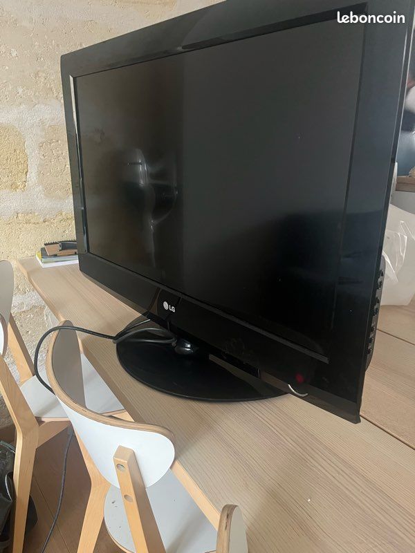 PIÈCES DÉTACHÉES D'UNE télévision TOSHIBA LCD modèle 40LV733F écran cassé 3 EUR 20,00 - FR