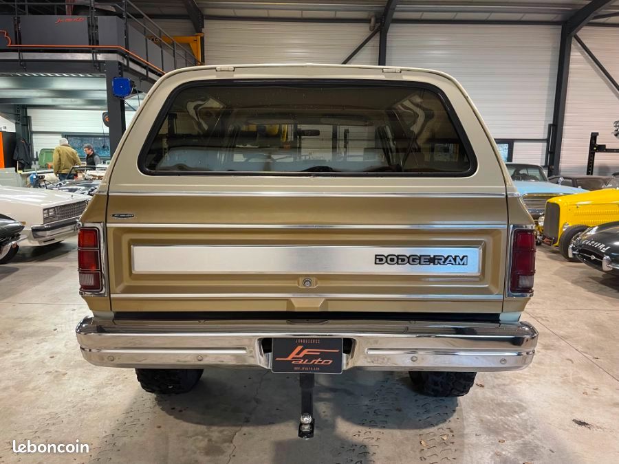 Dodge Charger RAM 4X4 5.2 V8 170 CV (image 7)