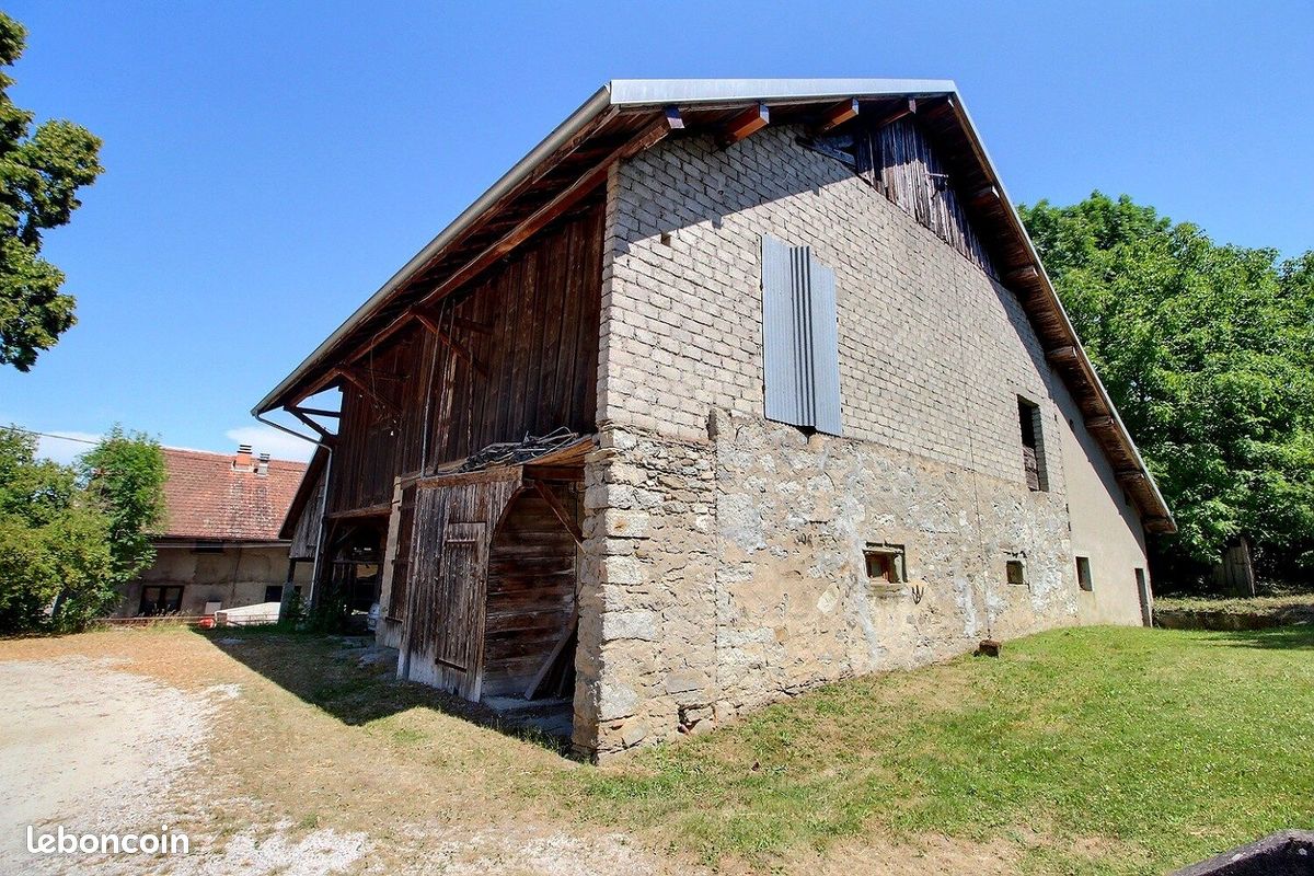Maison 4 pièces 500 m² · à Reignier-Ésery · 500 m² · 280 000 €
