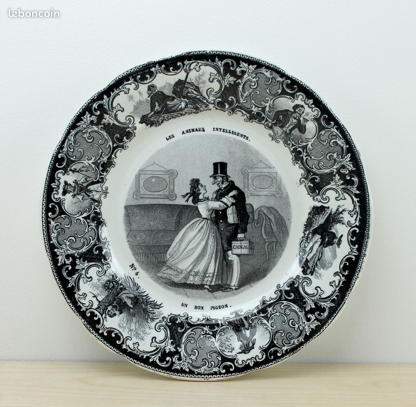 ANCIENNE ASSIETTE CREIL MONTEREAU XIXe - LES ANIMAUX INTELLIGENTS N°4: UN BON PIGEON (image 1)