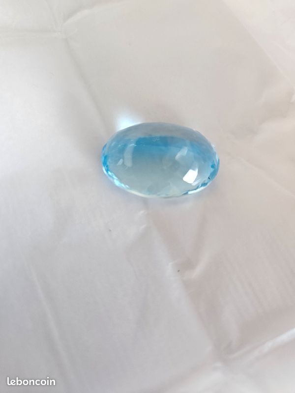 Topaze naturelle bleu suisse 35.77 ct certifiée ALGT (image 3)