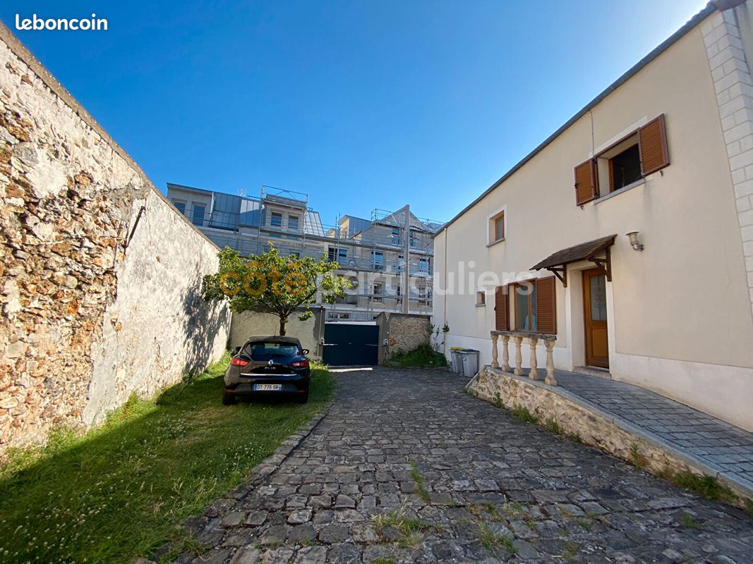 Maison 4 pièces 129 m² · à La Ville-du-Bois · 129 m² · 1 542 €