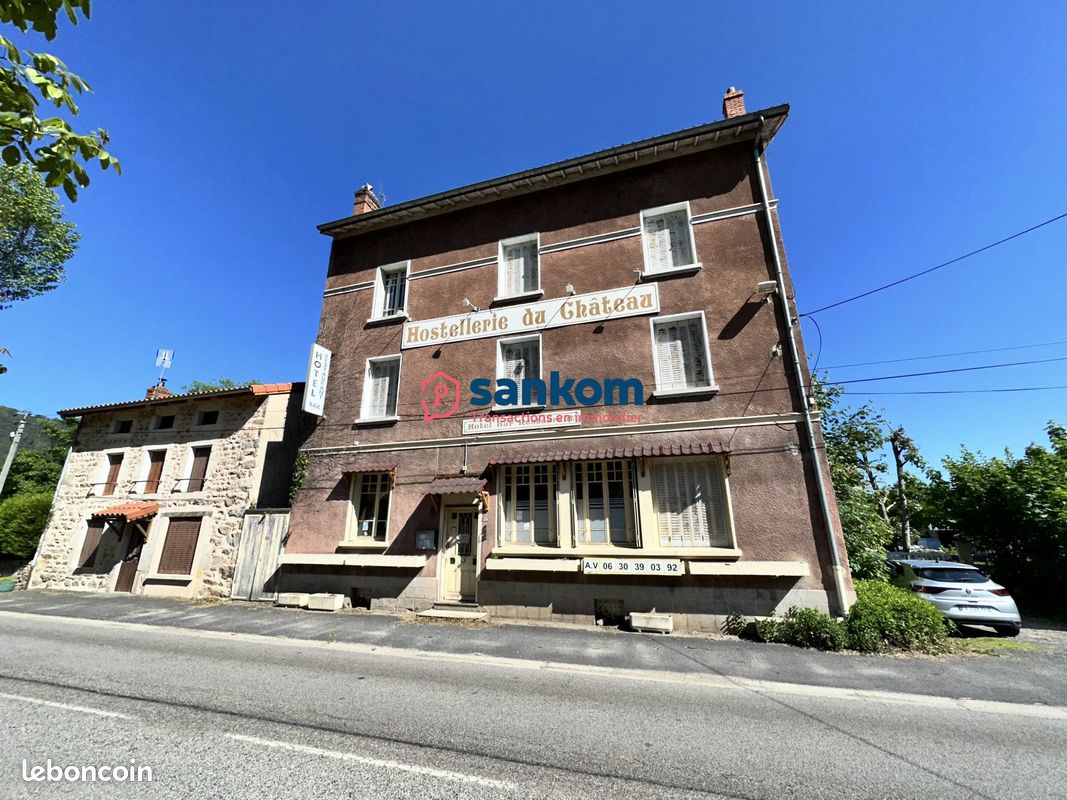 Immeuble 350 m² · à Lavoûte-sur-Loire · 350 m² · 126 000 €