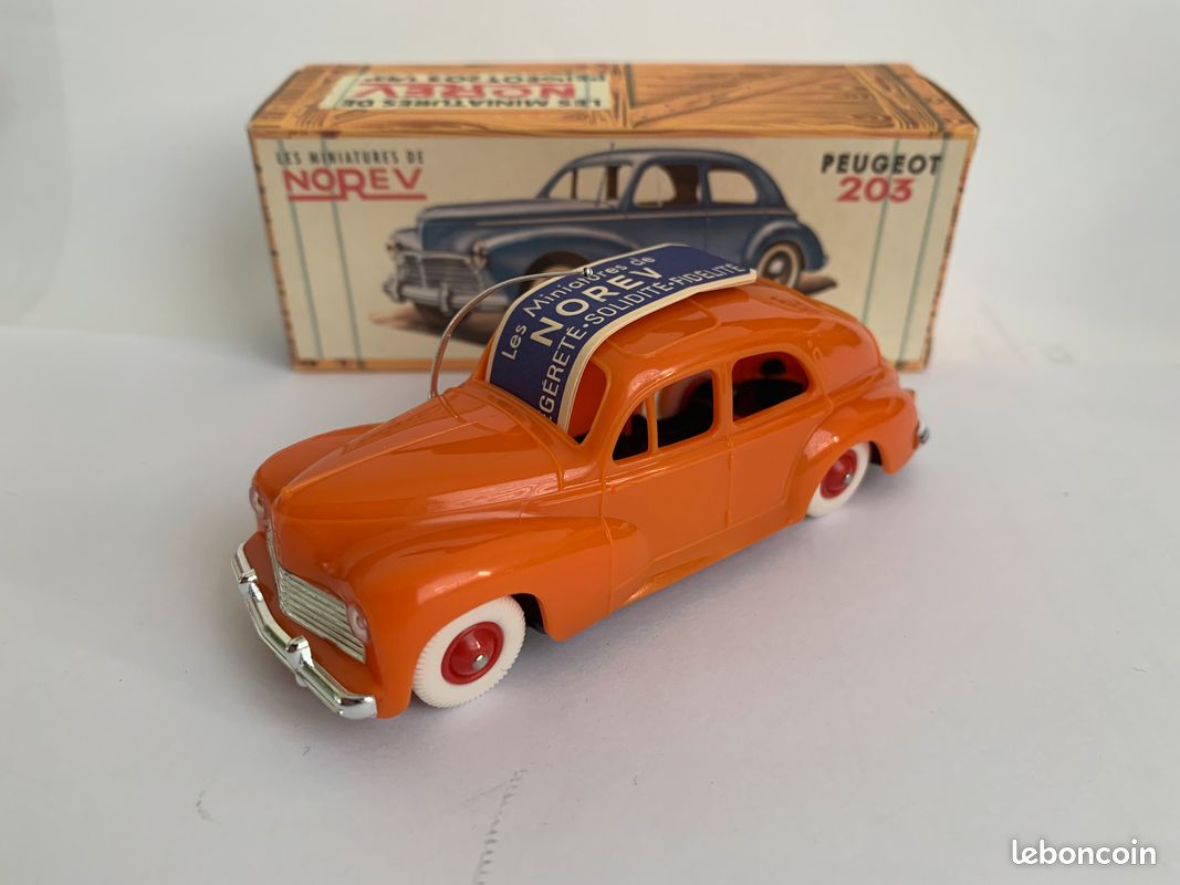 Peugeot 203 Norev 1/43 – Gris Métal – Collection France – Occasion Boîte