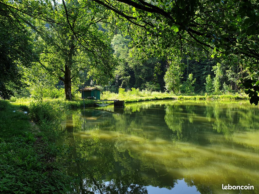 Gite de pêche et piscine secteur PONT DE ROIDE (image 10)
