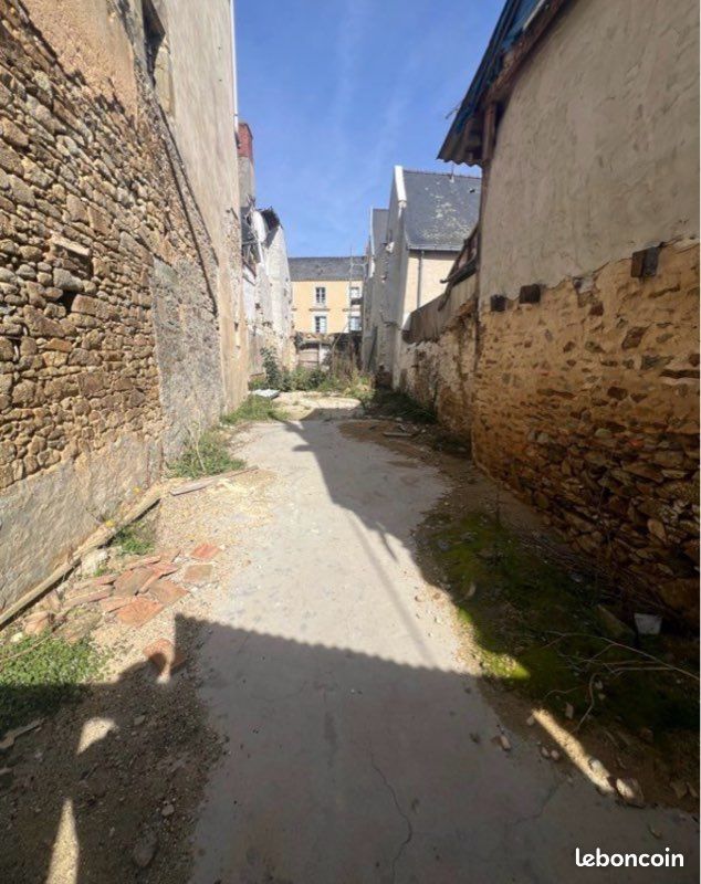 Terrain plein centre 3 compteurs viabilisé · à Craon · 13 000 €