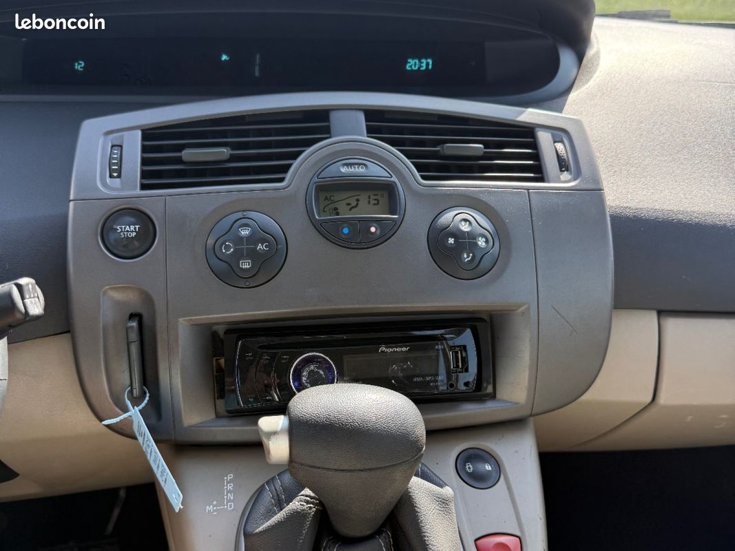 RENAULT SCENIC II 1.9 dCi 130 FAP Exception Proactive A (image 15)