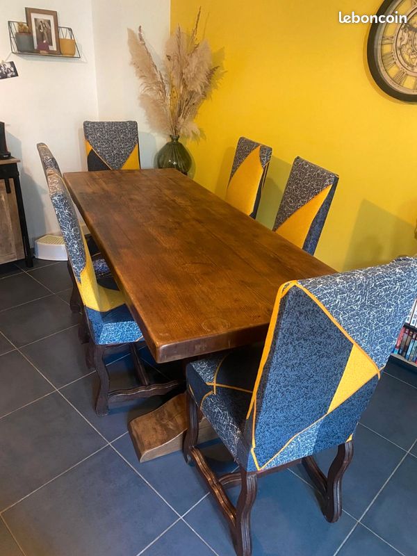 Table ancienne style médiévale + chaises (image 1)