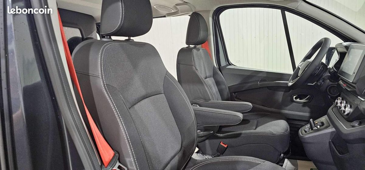 Renault Trafic CABINE APPROFONDIE CA L1H1 BLUE DCI 170 BVA9 RED EDITION EXCLUSIVE (image 25)