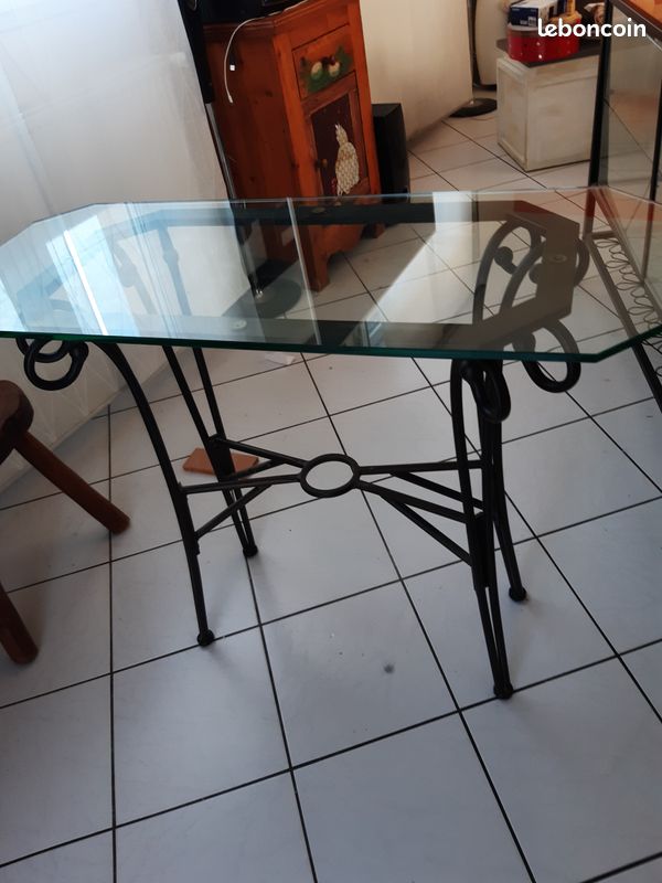 Bureau (image 1)