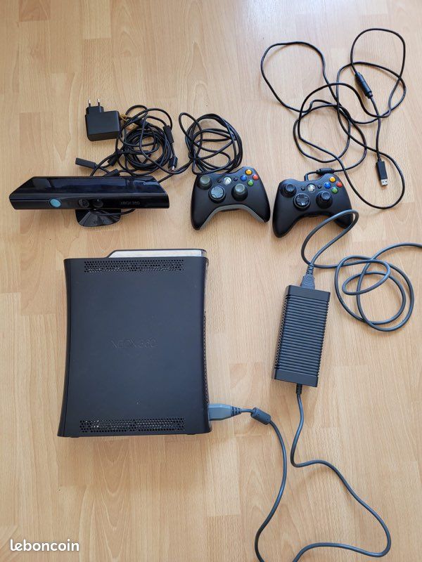 XBox 360 Noire 120 GO + Kinect + jeux (image 1)
