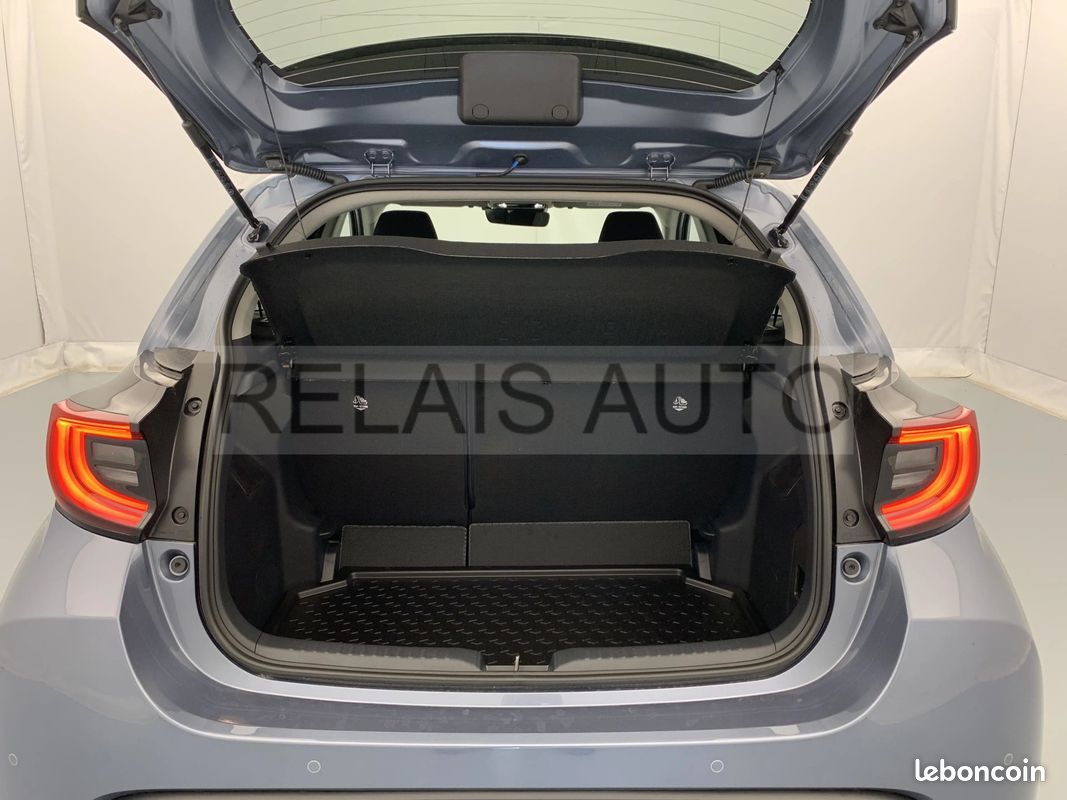 NEUF -14% TOYOTA YARIS HYBRIDE 116h DESIGN + PACK CONFORT (image 10)