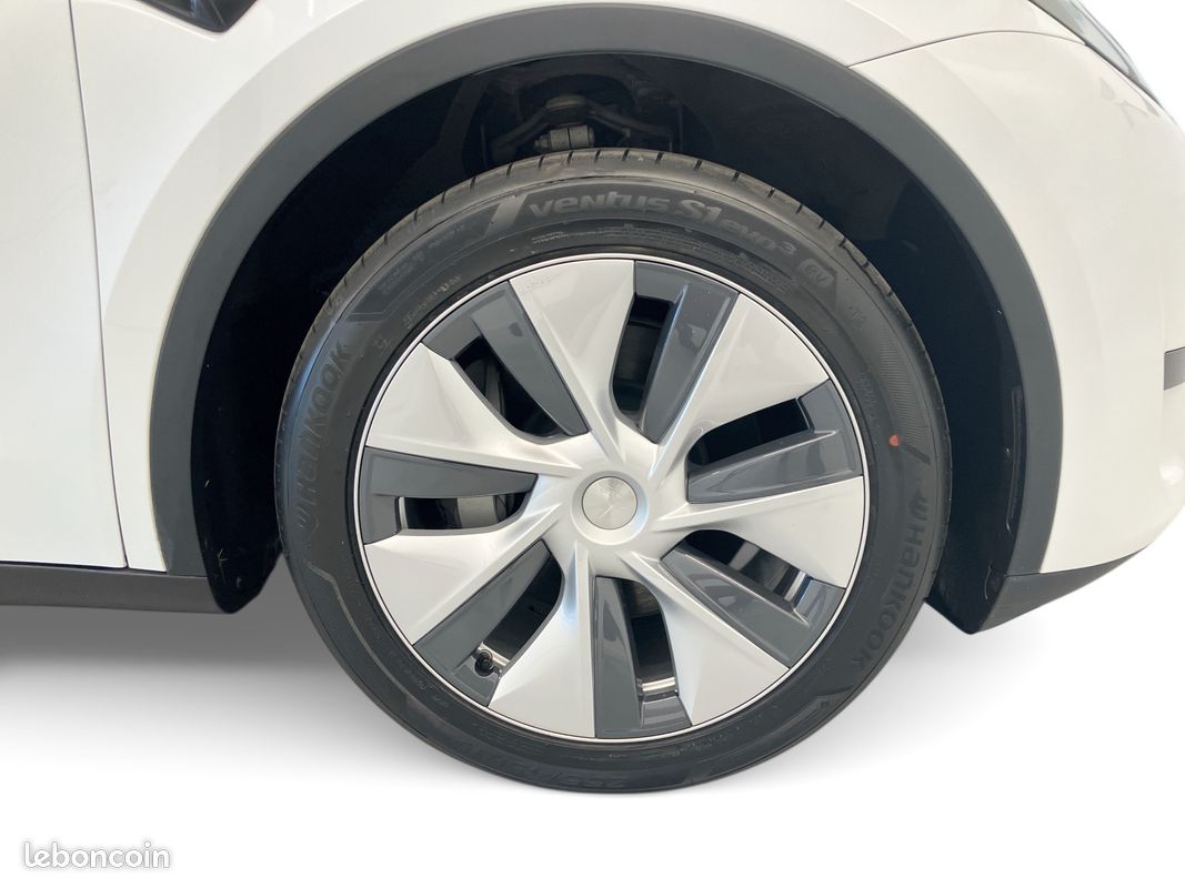 Tesla Model Y 2024 Long Range RWD - Véhicule d'occasion certifié (image 15)