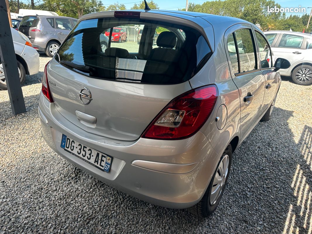 Opel Corsa 1.2 Twinport 85ch Cool Line 5p (image 2)