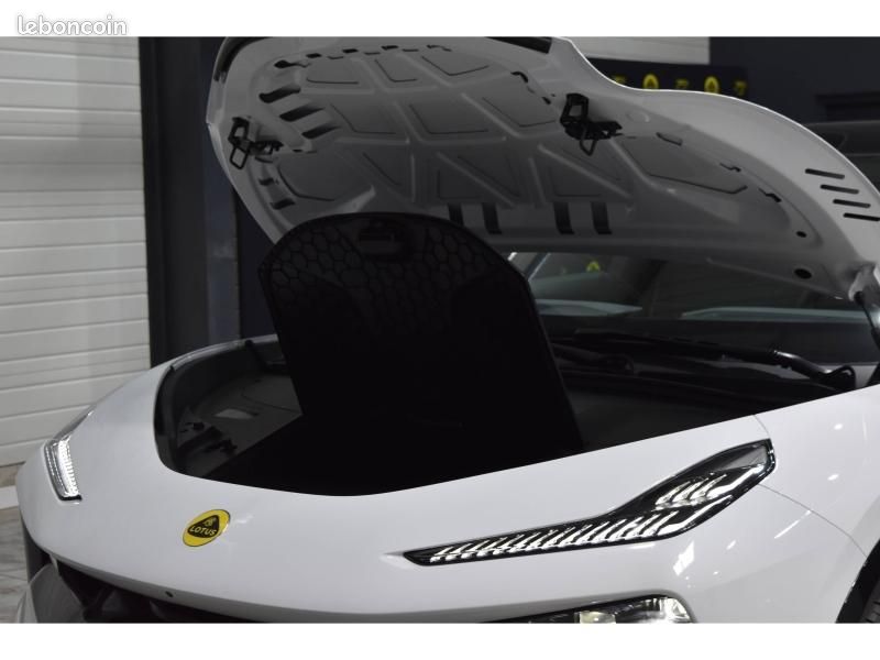 Lotus Eletre 600 Sport SE (image 24)