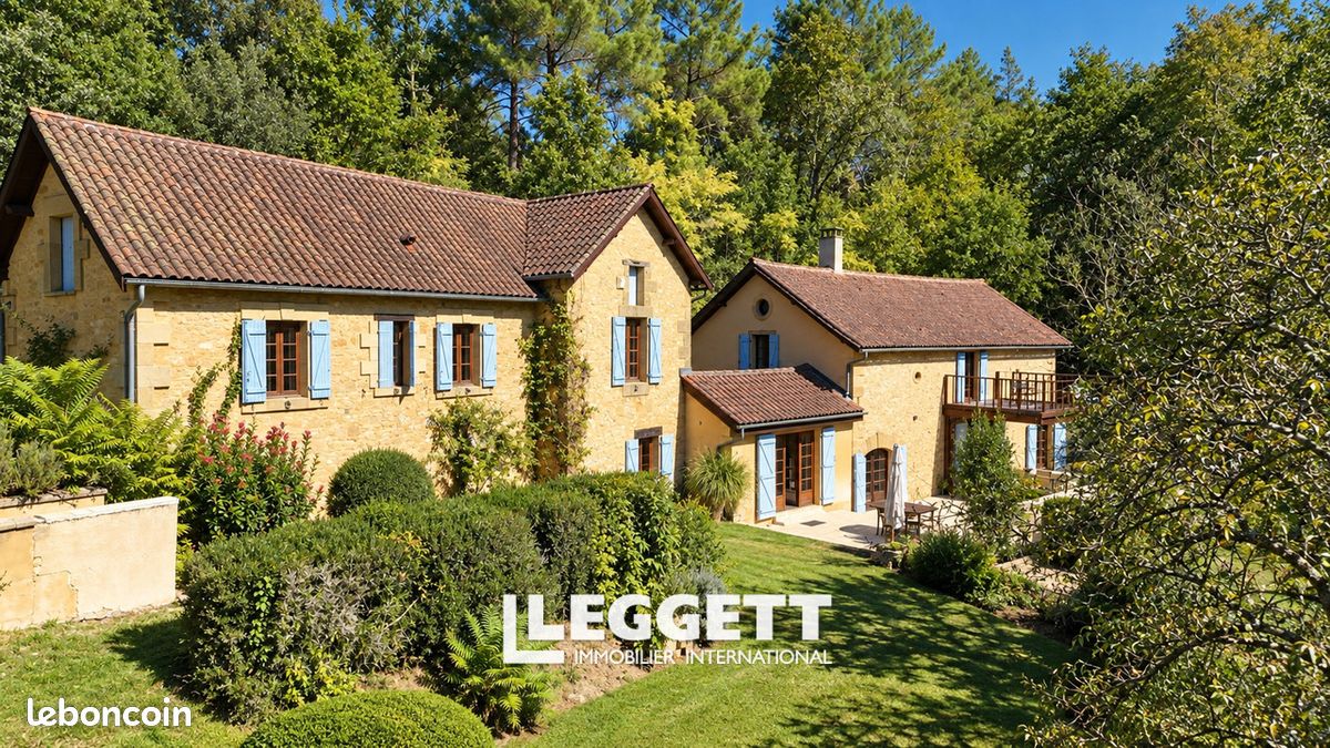 Maison 8 pièces 273 m² · à Saint-André-d'Allas · 273 m² · 572 000 €