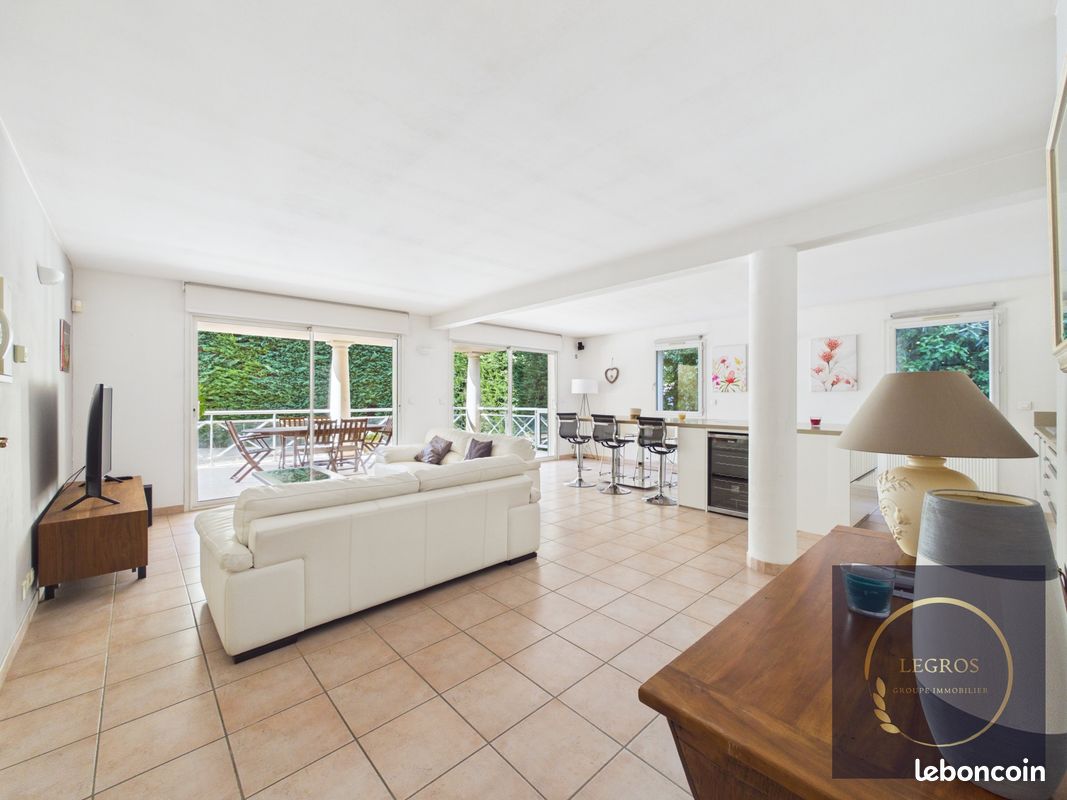 Appartement 4 pièces 100 m² · à Châteaurenard · 100 m² · 1 100 €