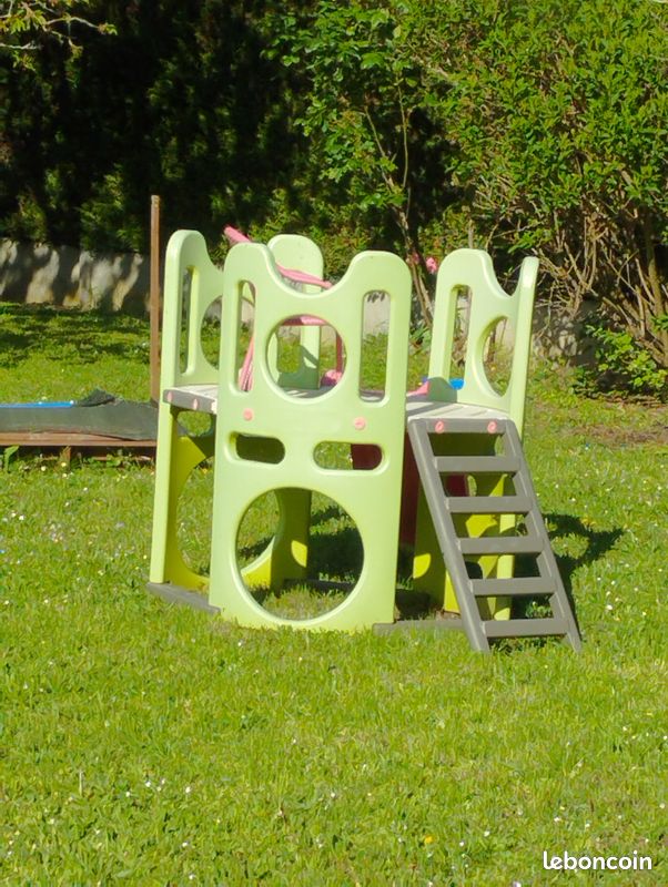 Aire de jeux escalade toboggan (image 1)