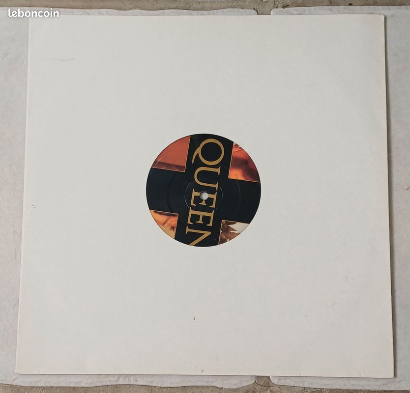 Queen - Its a hard life - 45T maxi - picture disque - rare - Trés bon état (image 3)