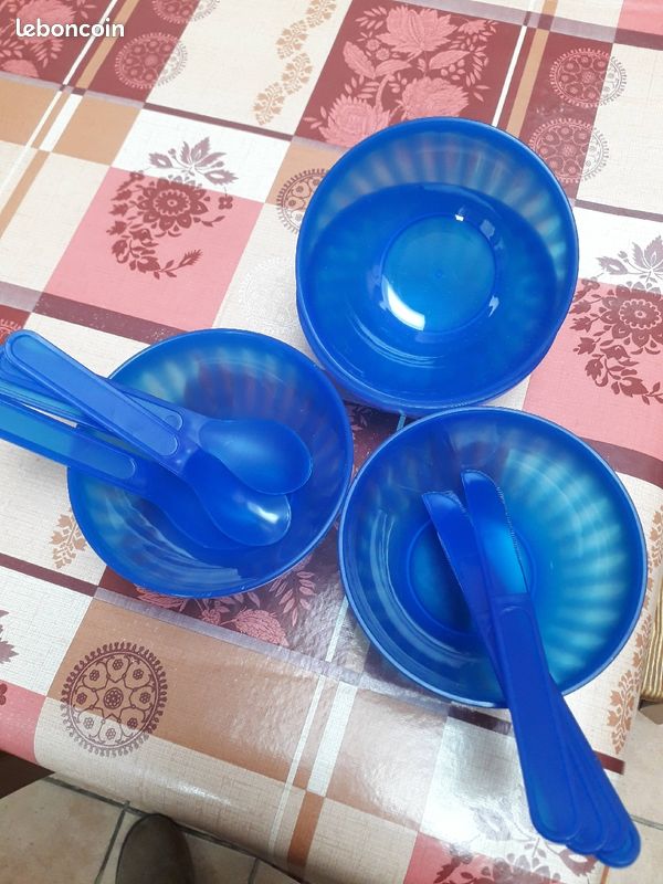 4 BOLS 4 COUTEAUX en plastique (image 2)