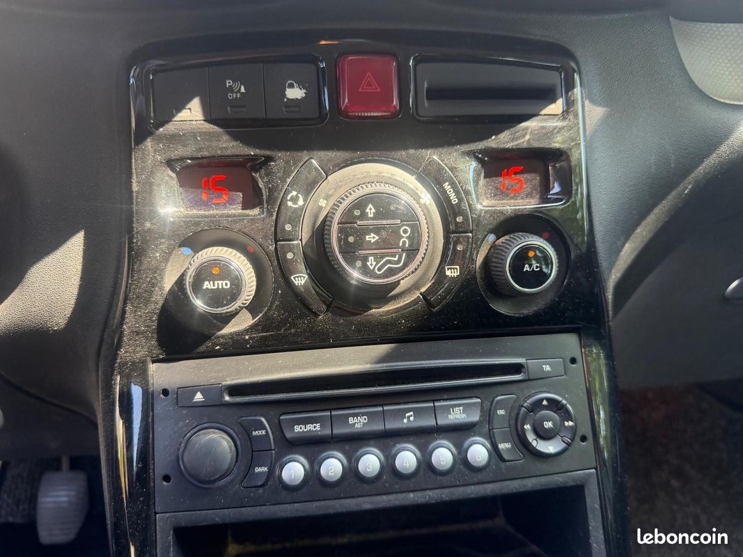 CITROEN C3 PICASSO HDi 90 FAP Exclusive/CREDIT POSSIBLE (image 3)