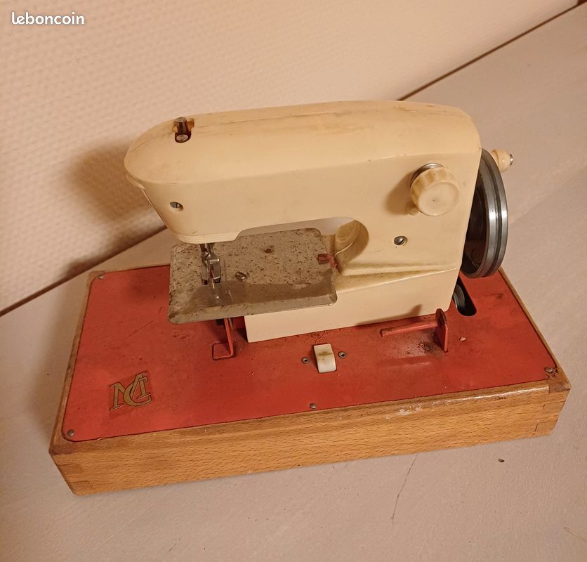 Petite Machine à Coudre Ancienne Pour Enfant – Vintage Jouet