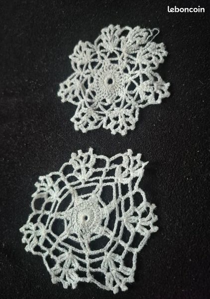 Lot de 9 napperons différentes tailles (image 1)
