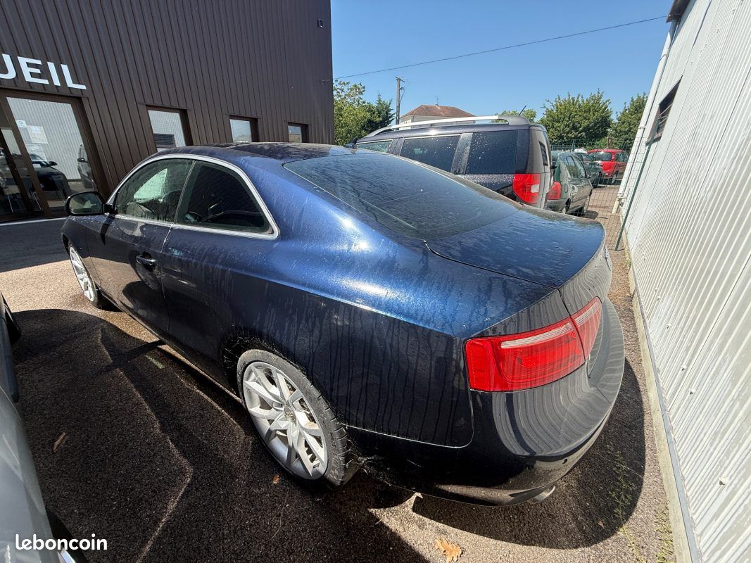 Audi a5 2.7 tdi v6 pour pro uniquement ( boite hs ) (image 2)