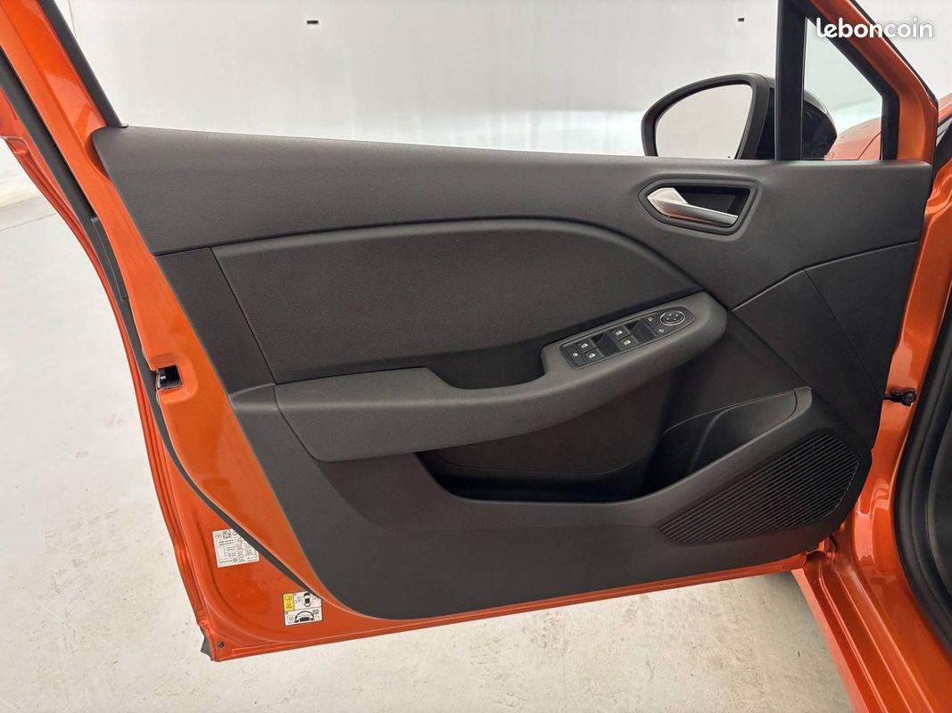 RENAULT Clio E-Tech full hybrid 145 ch GSR2 Evolution (image 11)