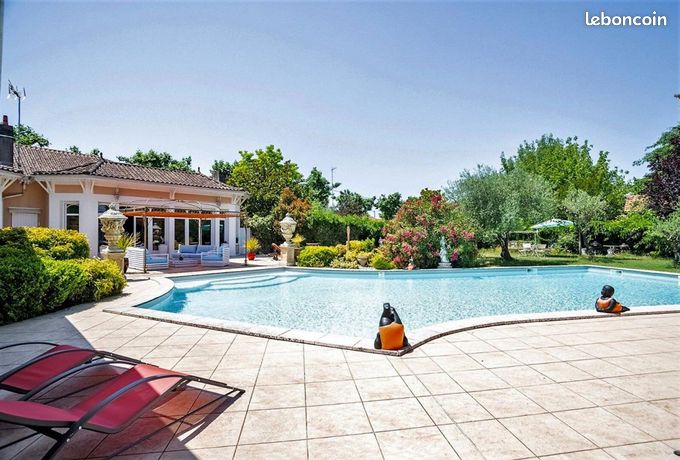 Maison 11 pièces 453 m²