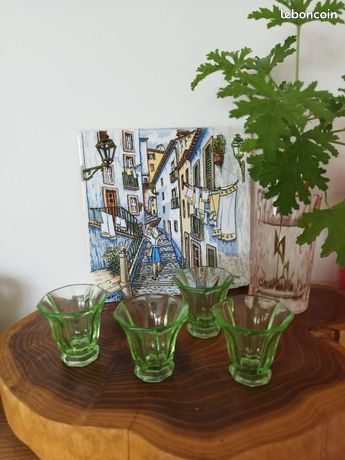 Antikes böhmisches Uranglas-Glas-Set im Art déco-Stil im Angebot bei