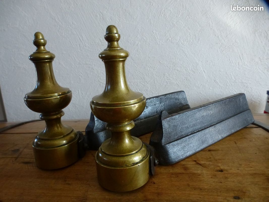 Ancien Porte-bûches En Laiton Massif - Manche Bois, Pieds Griffes - 35,5 Cm X 53 Cm