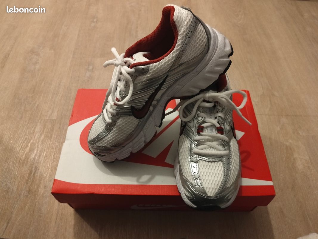 Nike Air Max Moto 2K (image 1)