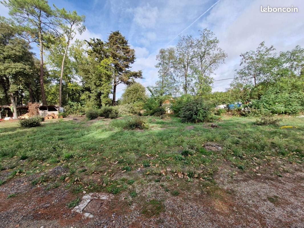 Terrain 930 m² · à Saint-Hilaire-de-Riez · 139 900 €