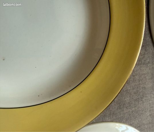Série de 6 assiettes creuses en faïence Ste Amandinoise modèle Louis XV