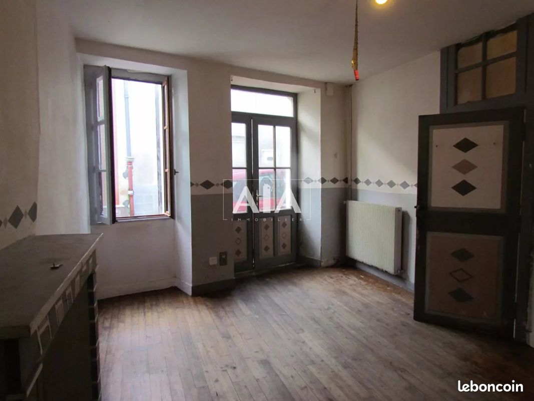Maison de ville 4 pièces 97 m² - Ruffec 16700 (image principale 4)