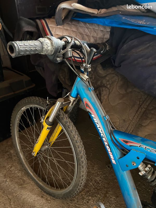 Vélo enfant bleu et jaune (image 2)