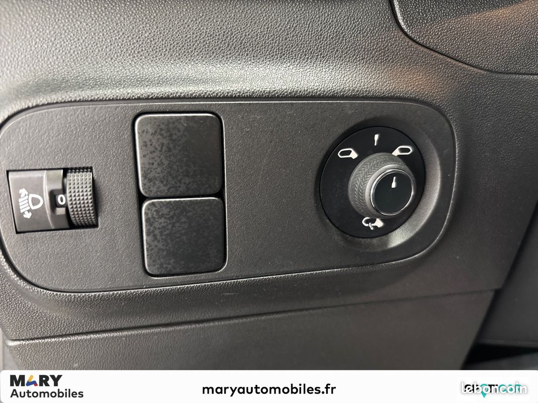 CITROEN C3 PureTech 83 S&S BVM5 Feel Business (image 16)