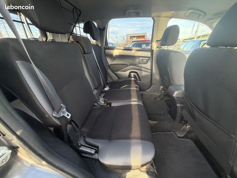Mitsubishi OUTLANDER 2.0 MIVEC 2WD 147cv (image 15)