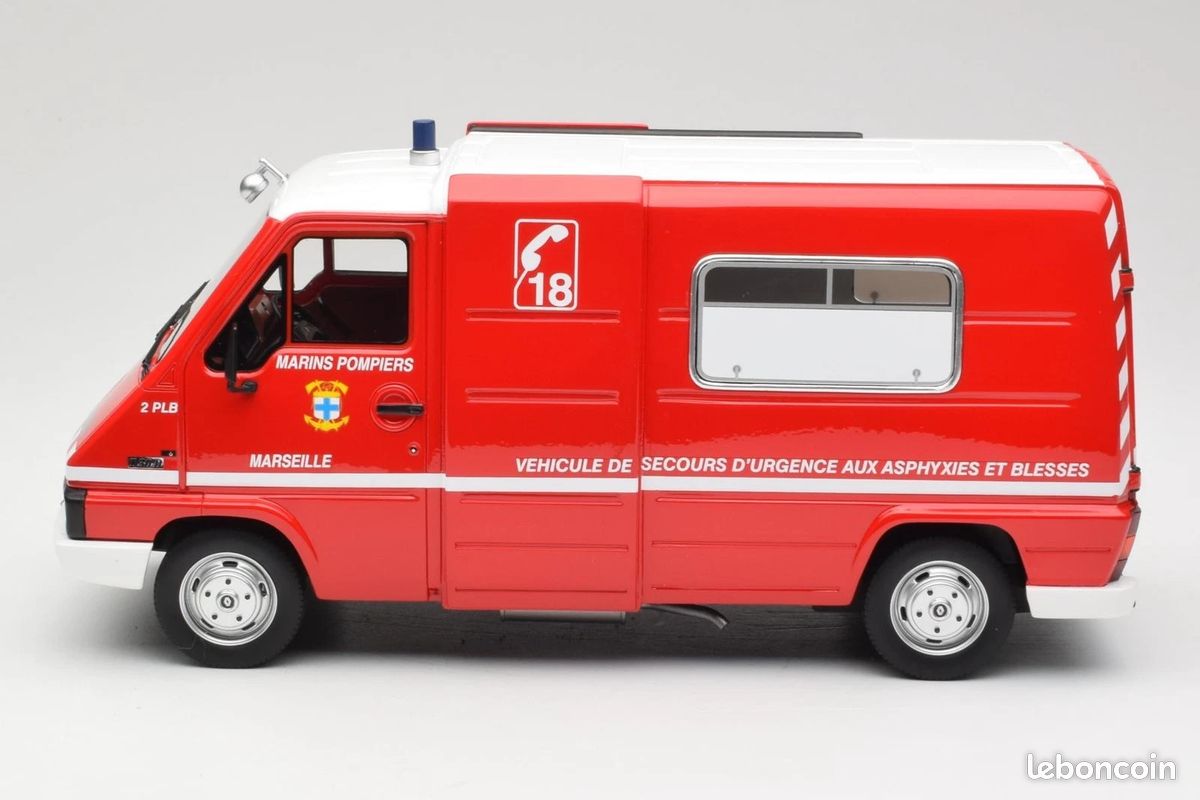 Renault Master T30 VSAB Pompiers 1980 1/18 OTTO MOBILE OT1107 (image 3)
