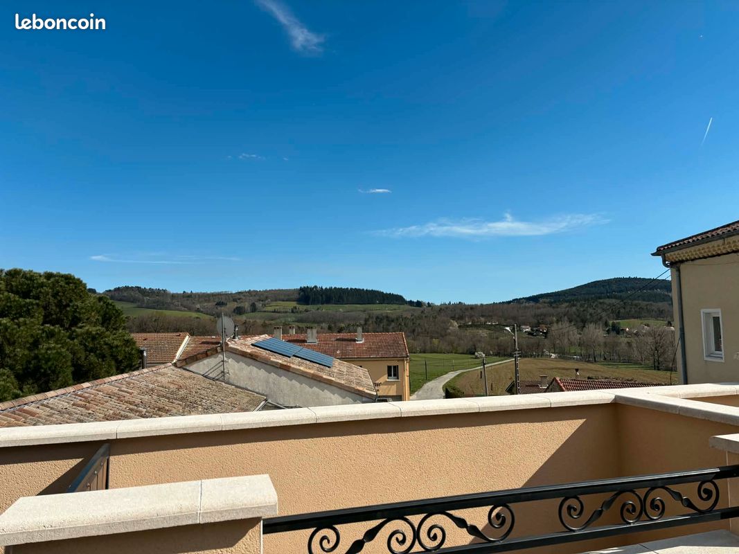Maison 4 pièces 170 m² · à Alboussière · 170 m² · 180 000 €