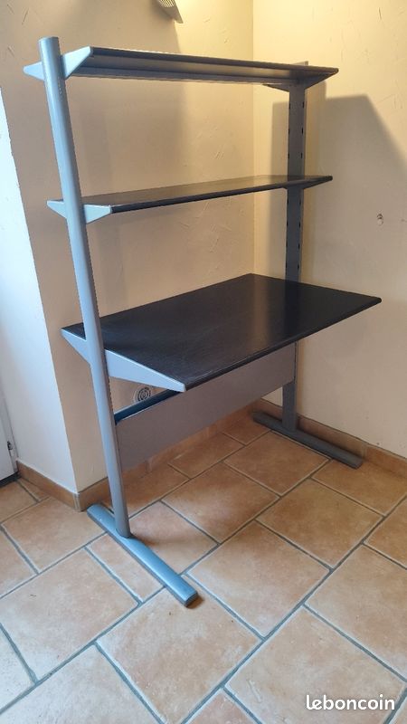 Bureau (image 1)
