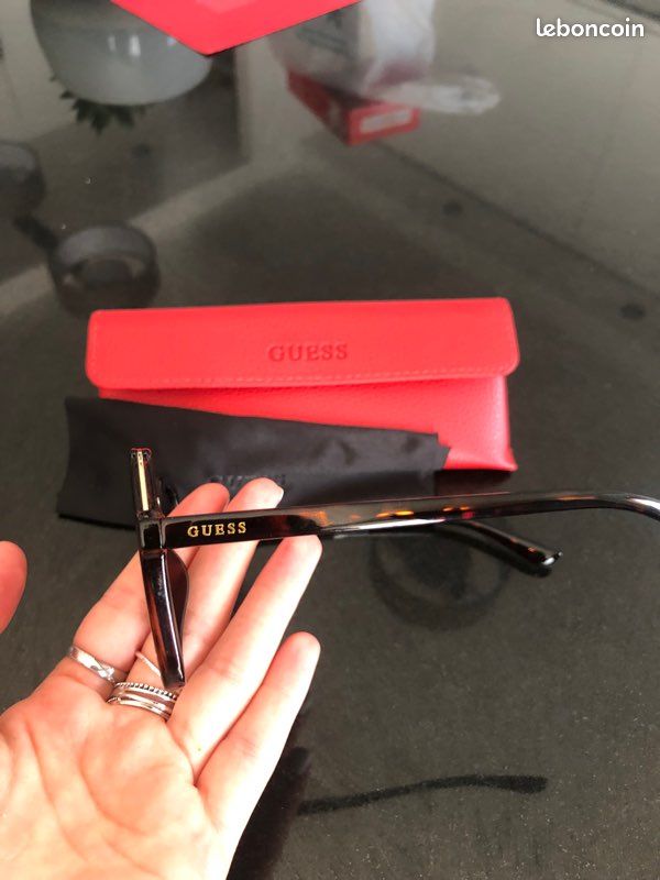 Lunettes de soleil GUESS marron neuves (image 2)