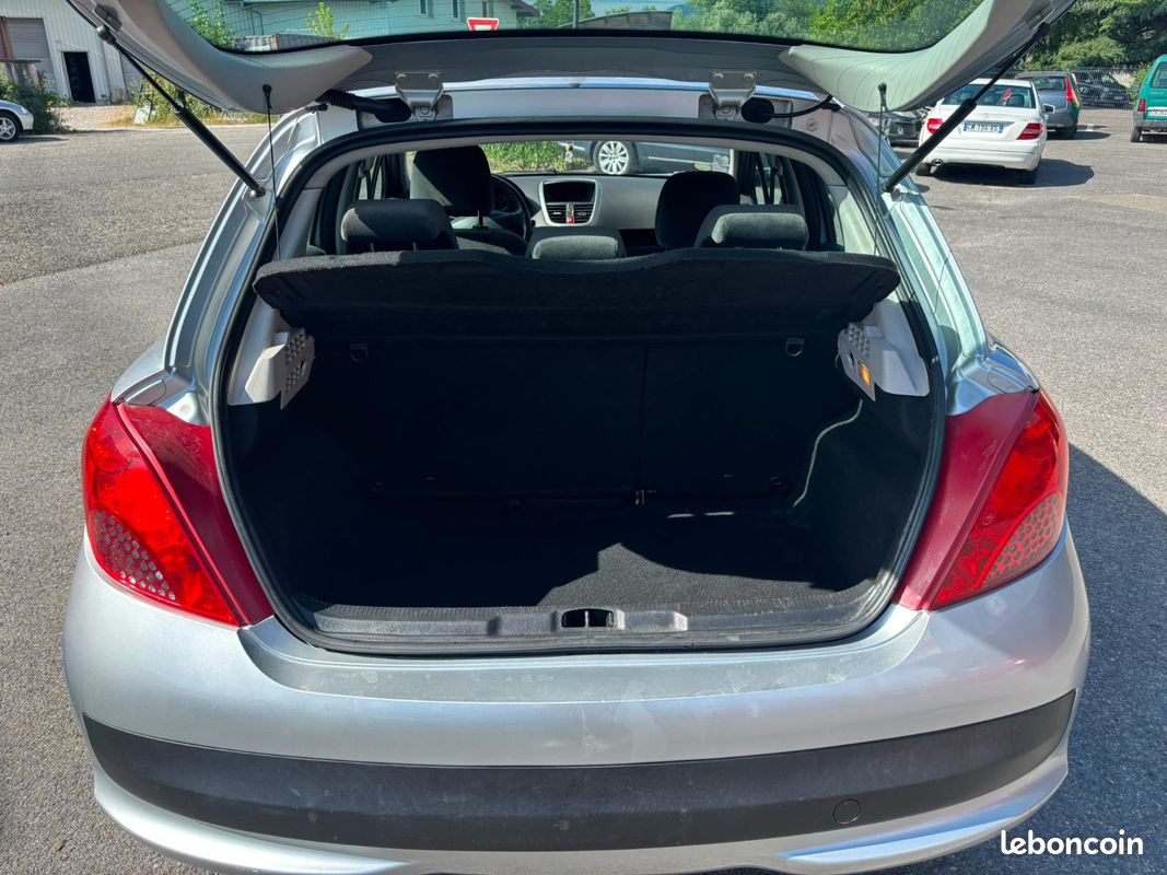 PEUGEOT 207 1.6 VTi 16V 120ch Premium (image 13)