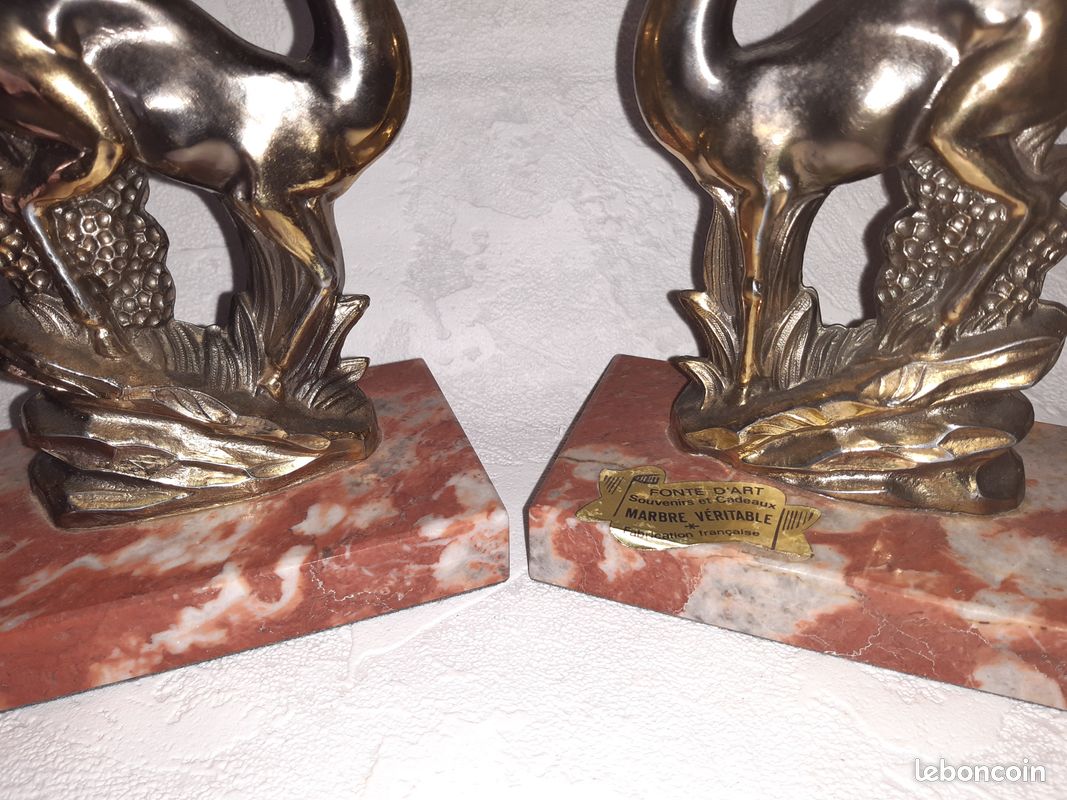 Art nouveau / Art Déco - Serre livre antiloppes en régule sur socle en marbre