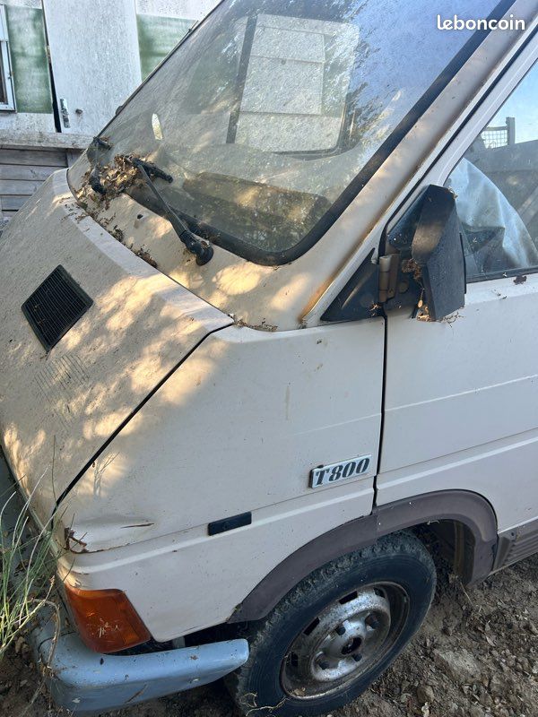 Lot de pièces Renault Trafic T800 (1ère génération) (image 1)