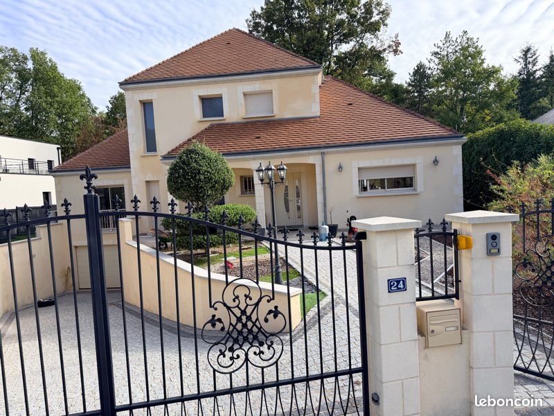 Maison 8 pièces 180 m² · à Ormes · 180 m² · 560 000 €