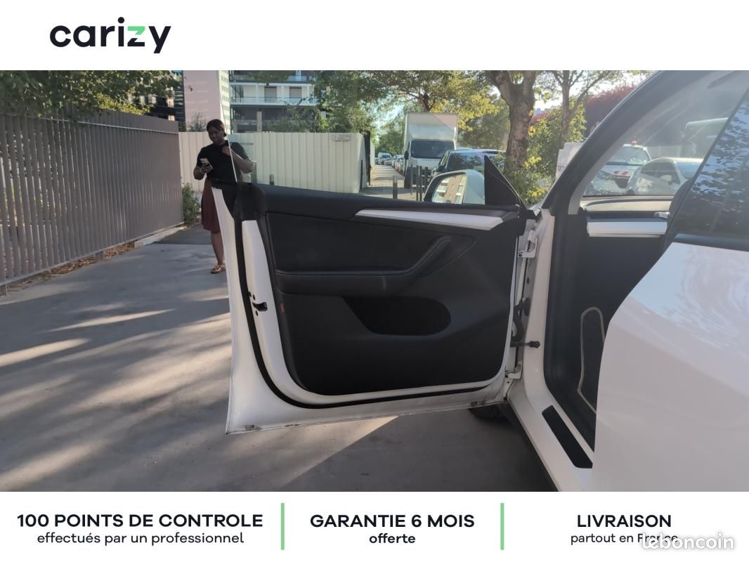 Tesla Model Y Standard RWD (image 13)